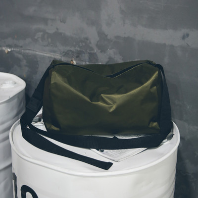 Sport és hétköznapi férfi táska többféle színben