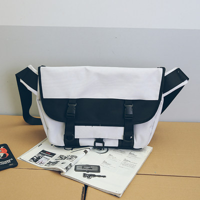 Modern nagy táska különböző színekben, férfiak és nők számára egyaránt