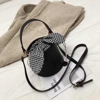 Γυναικείες τσάντες με κορδέλα σε μερικά χρώματα