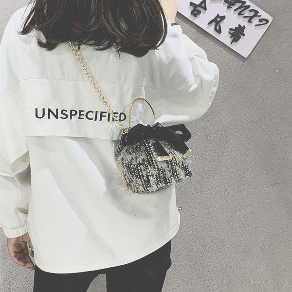 Új modell női táska szalaggal, fém fogantyúval és lánccal