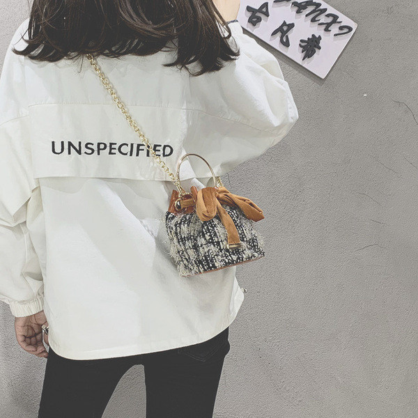 Új modell női táska szalaggal, fém fogantyúval és lánccal