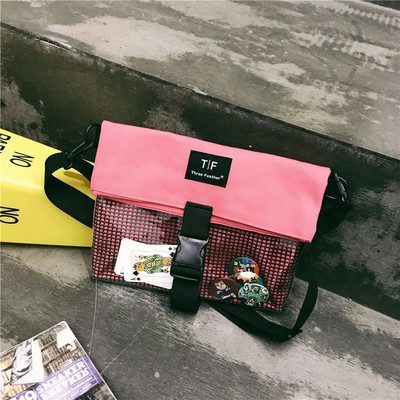 Modern táska elülső zsebbel, négy színben