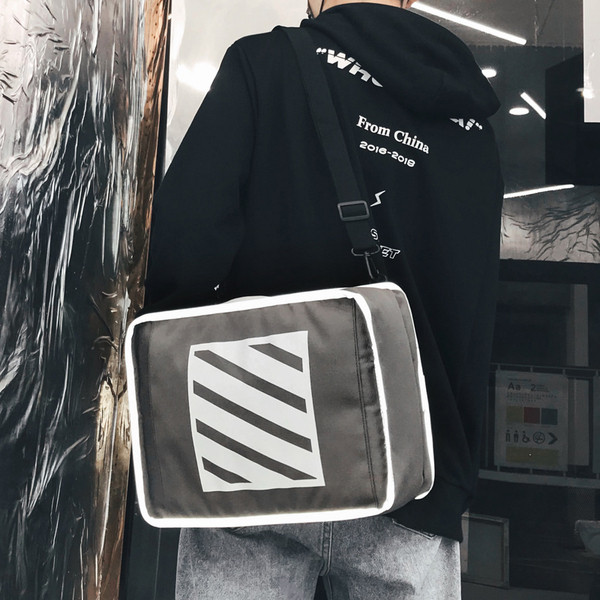 Naprakész hátizsák férfiaknak és nőknek négy színben