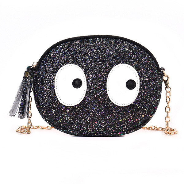 Stílusos kézitáska bojttal és 3D díszítéssel