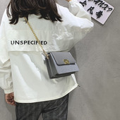 Elegáns női táska fémlánccal több színben