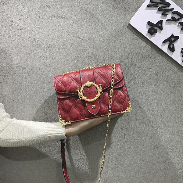 Eko bőrből készült modern női táska fém lánccal