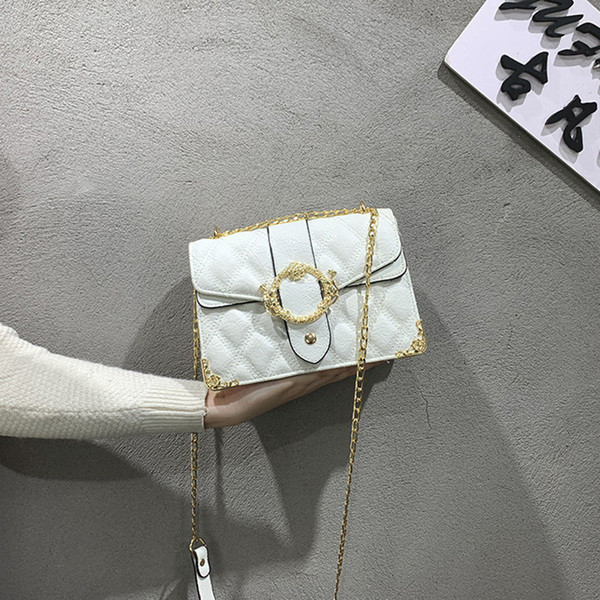 Eko bőrből készült modern női táska fém lánccal