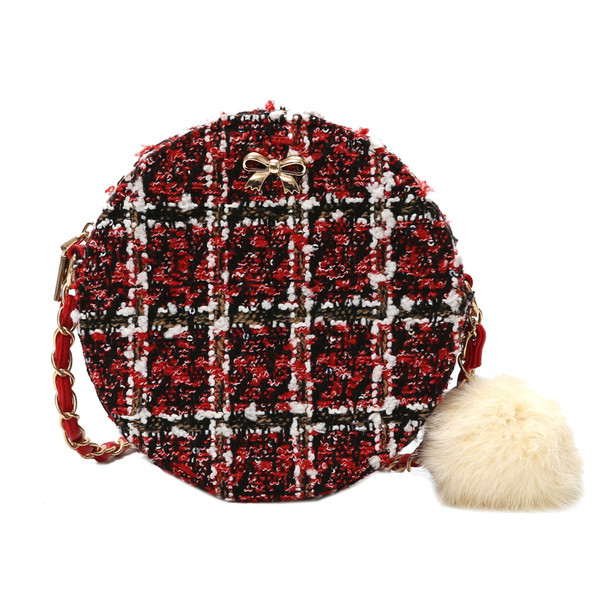 Modern női kerek táska pehelyvel, három színben