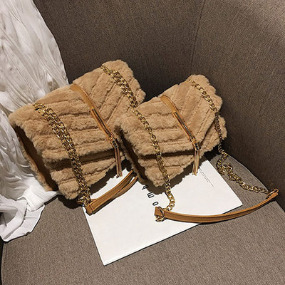 Aktuális női pehelytáska medállal, két méretben