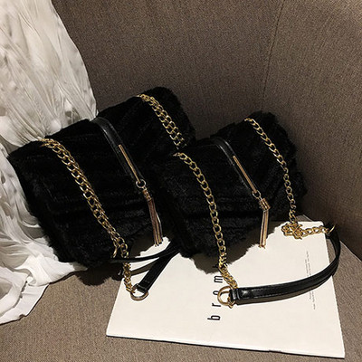 Aktuális női pehelytáska medállal, két méretben