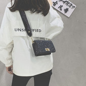 Modern női táska hosszú füllel, három színben