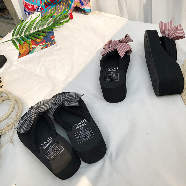 ÚJ modell női papucs szalaggal - két modell