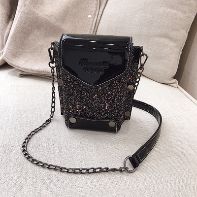 Elegáns női táska hosszú fémlánccal, három színben