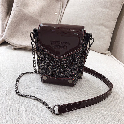 Elegáns női táska hosszú fémlánccal, három színben