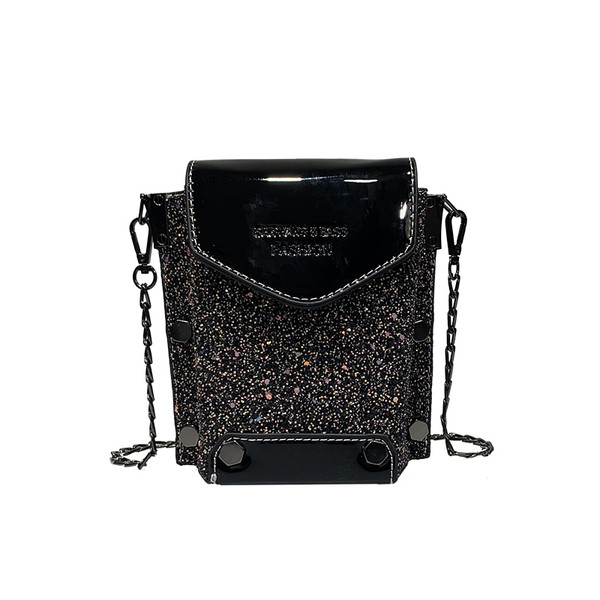 Elegáns női táska hosszú fémlánccal, három színben