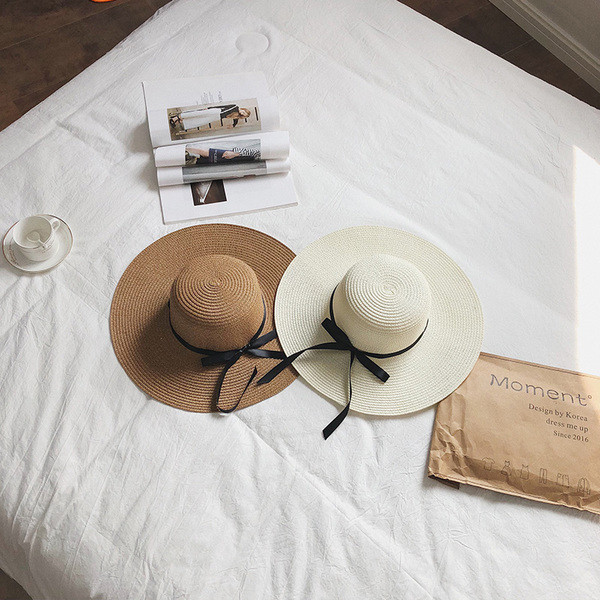 Modern női strandkalap szalaggal