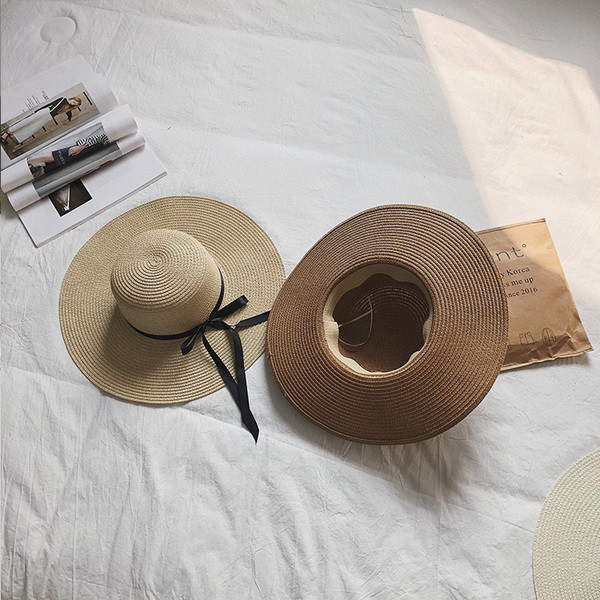 Modern női strandkalap szalaggal