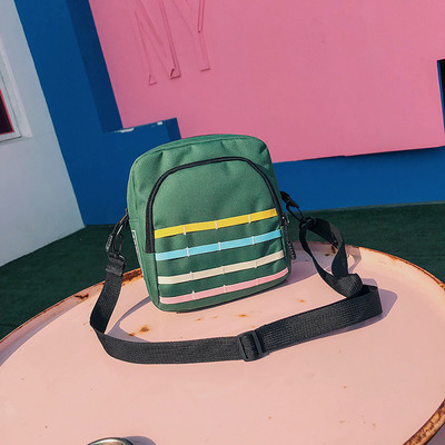 Modern táska több színben, férfiak és nők számára egyaránt