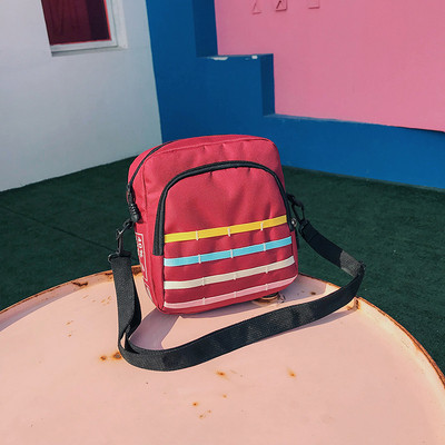 Modern táska több színben, férfiak és nők számára egyaránt