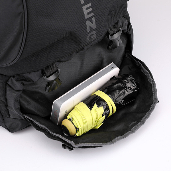 Férfi sport hátizsák cipzárral öt színben