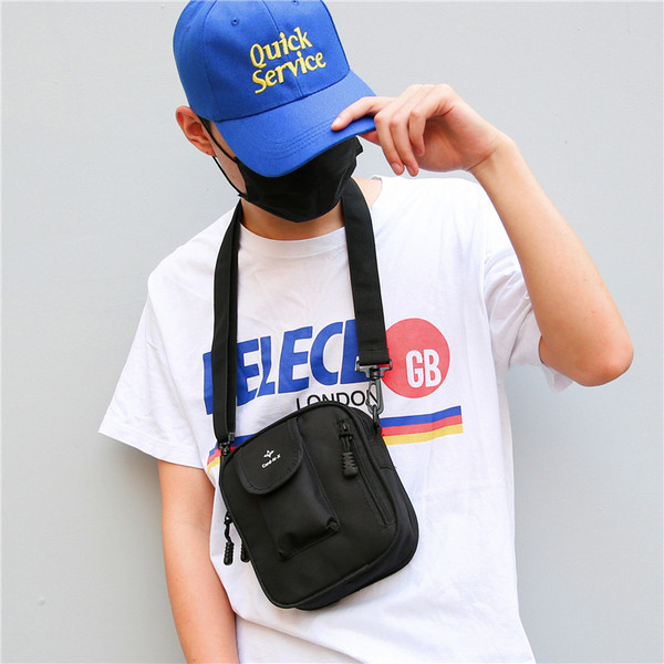 Modern férfi kistáska fekete színben