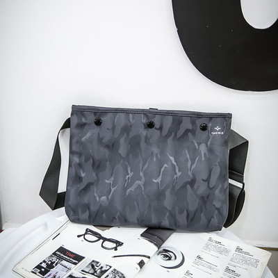 Modern férfi terepszínű táska két színben