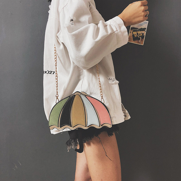 HIT Női kistáska fém lánccal