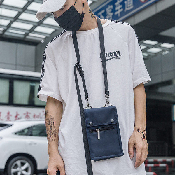 Egyszerű férfi kistáska két színben