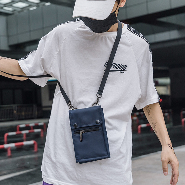 Egyszerű férfi kistáska két színben