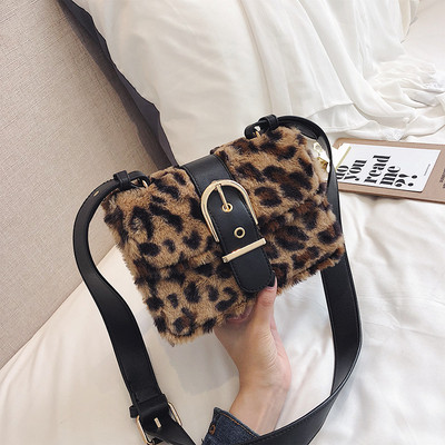 Σύγχρονη γυναικεία τσάντα με λεοπάρδαλη τύπωμα