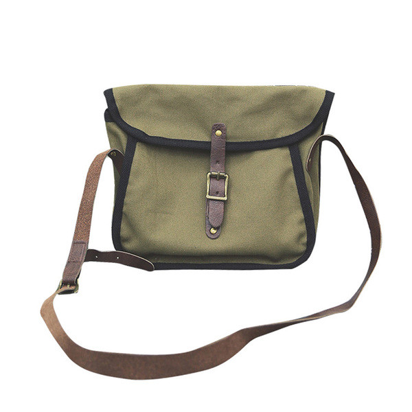 Hétköznapi férfi táska három színben, színes szegéllyel