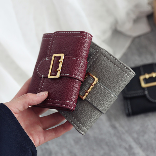 Női mini pénztárca csattal több színben