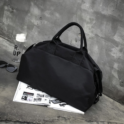 Férfi sporttáska fekete és szürke színben