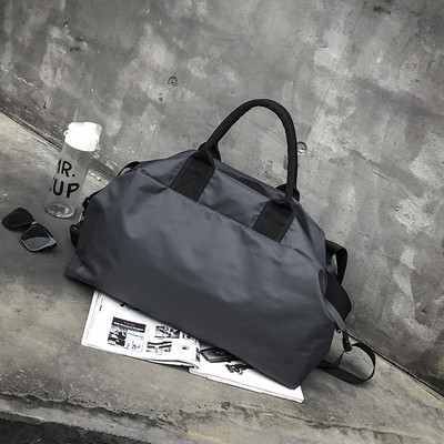 Férfi sporttáska fekete és szürke színben