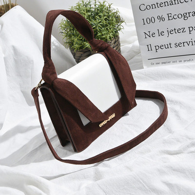 Stílusos női táska öko velúrból, több színben felirattal