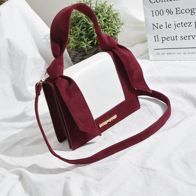 Stílusos női táska öko velúrból, több színben felirattal