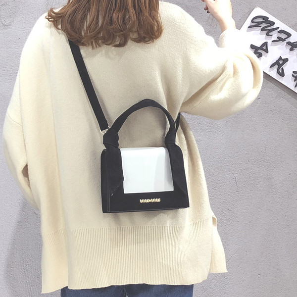 Stílusos női táska öko velúrból, több színben felirattal