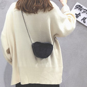 Női kis pehelytáska cipzárral több színben