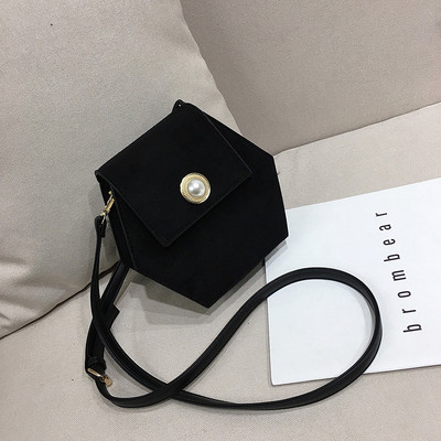 Stílusos kézitáska több színben gyöngyökkel