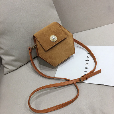 Stílusos kézitáska több színben gyöngyökkel