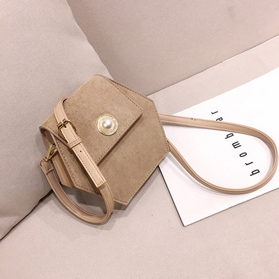 Stílusos kézitáska több színben gyöngyökkel