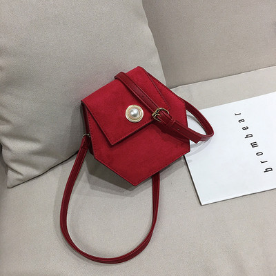 Stílusos kézitáska több színben gyöngyökkel