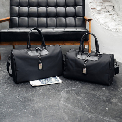 Férfi sporttáska két színben vagy két méretben