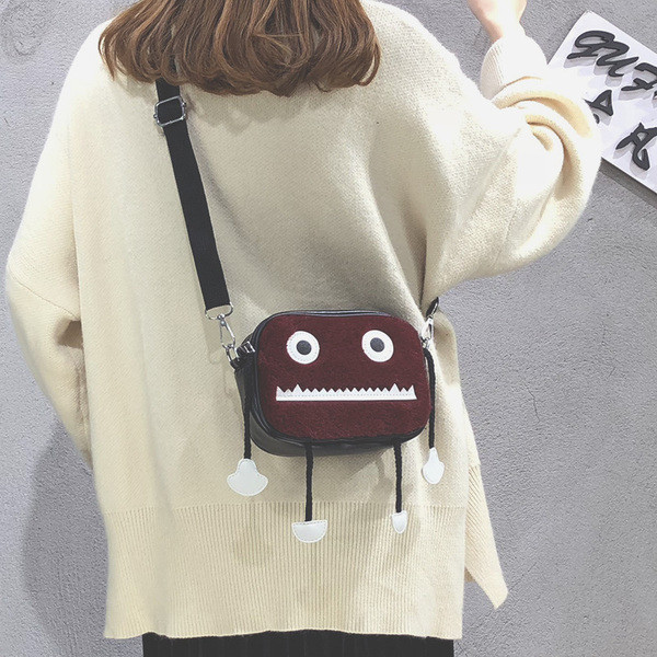 Modern női táska 3D dekorációval, öko bőrből