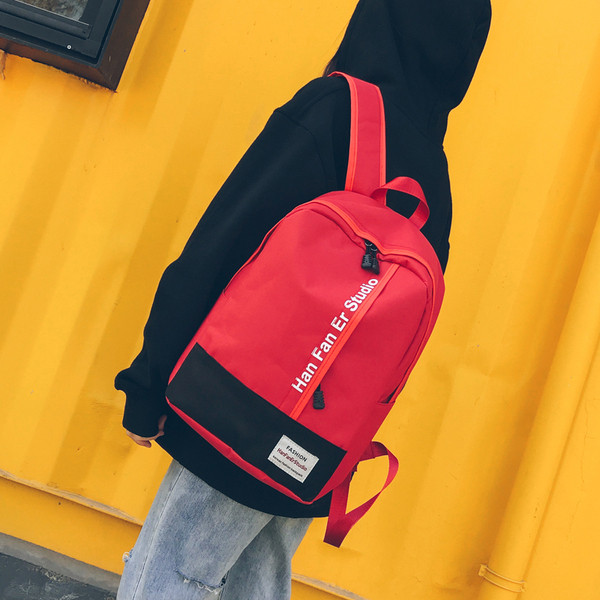 Férfi hátizsák cipzárral és emblémával, négy színben