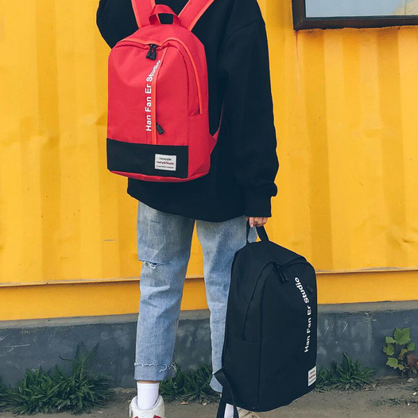 Férfi hátizsák cipzárral és emblémával, négy színben