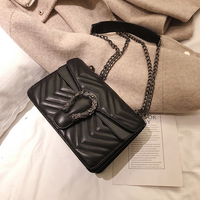 Öko bőrből és fémláncból készült női táska három színben