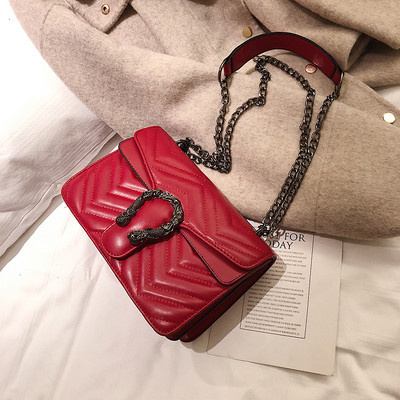 Öko bőrből és fémláncból készült női táska három színben