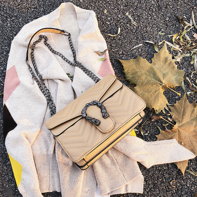 Öko bőrből és fémláncból készült női táska három színben