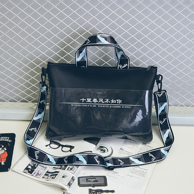 Alkalmi férfi táska átlátszó zsebbel és színes pánttal